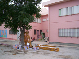 pintando a la entrada de cocina